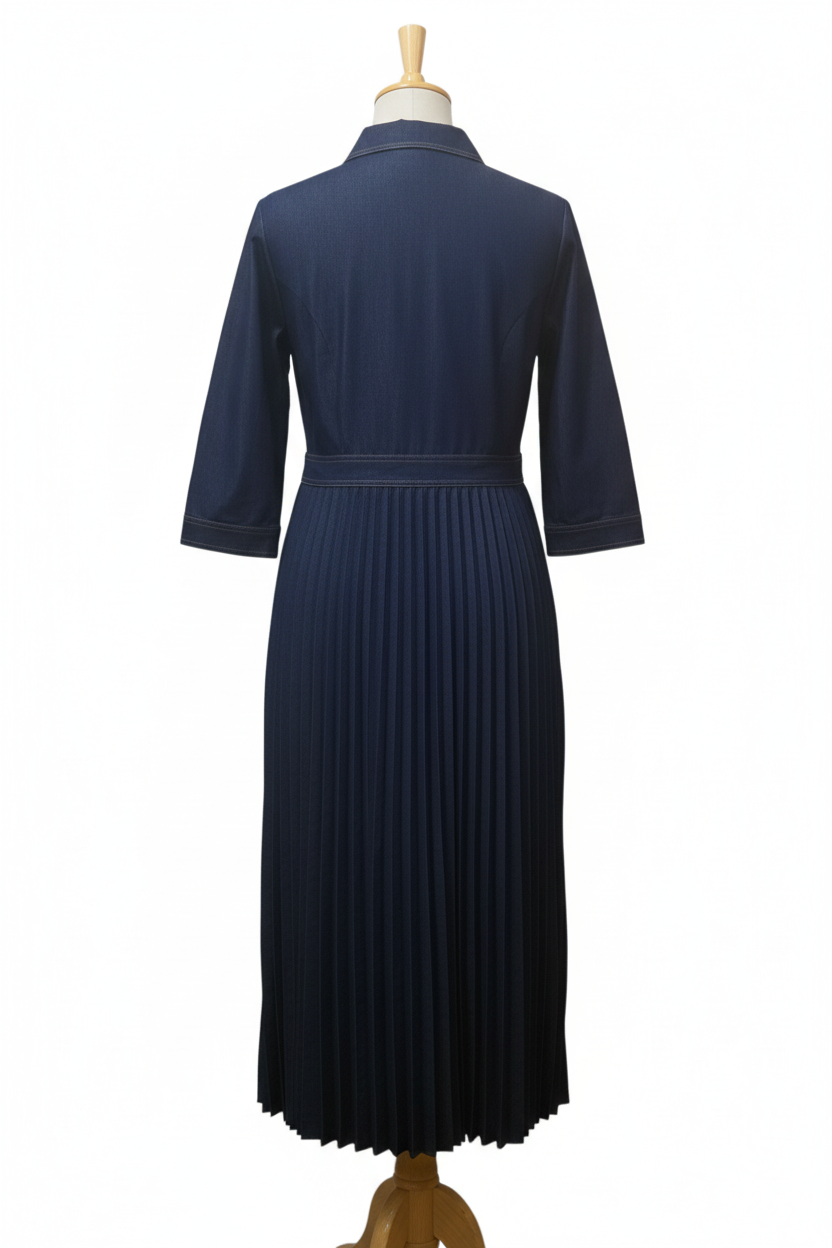 Vestido camisero azul marino en maniquí, vista trasera